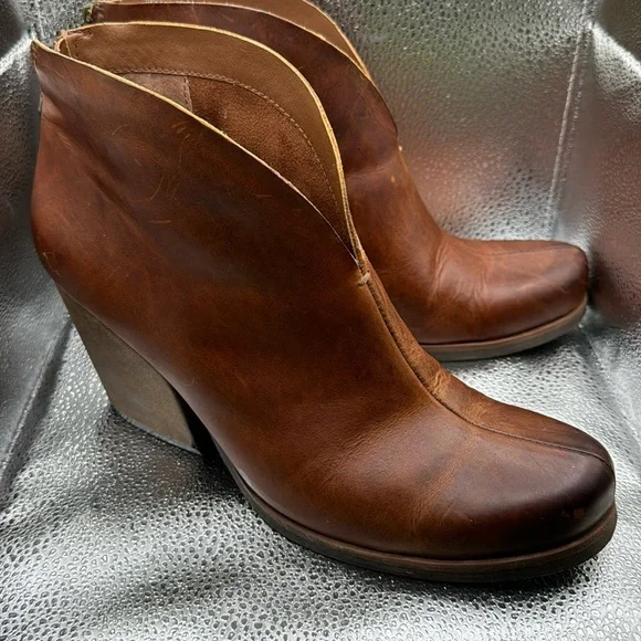 Kork-Ease Shoes Korksshamira Womens Distressed Brown Leather